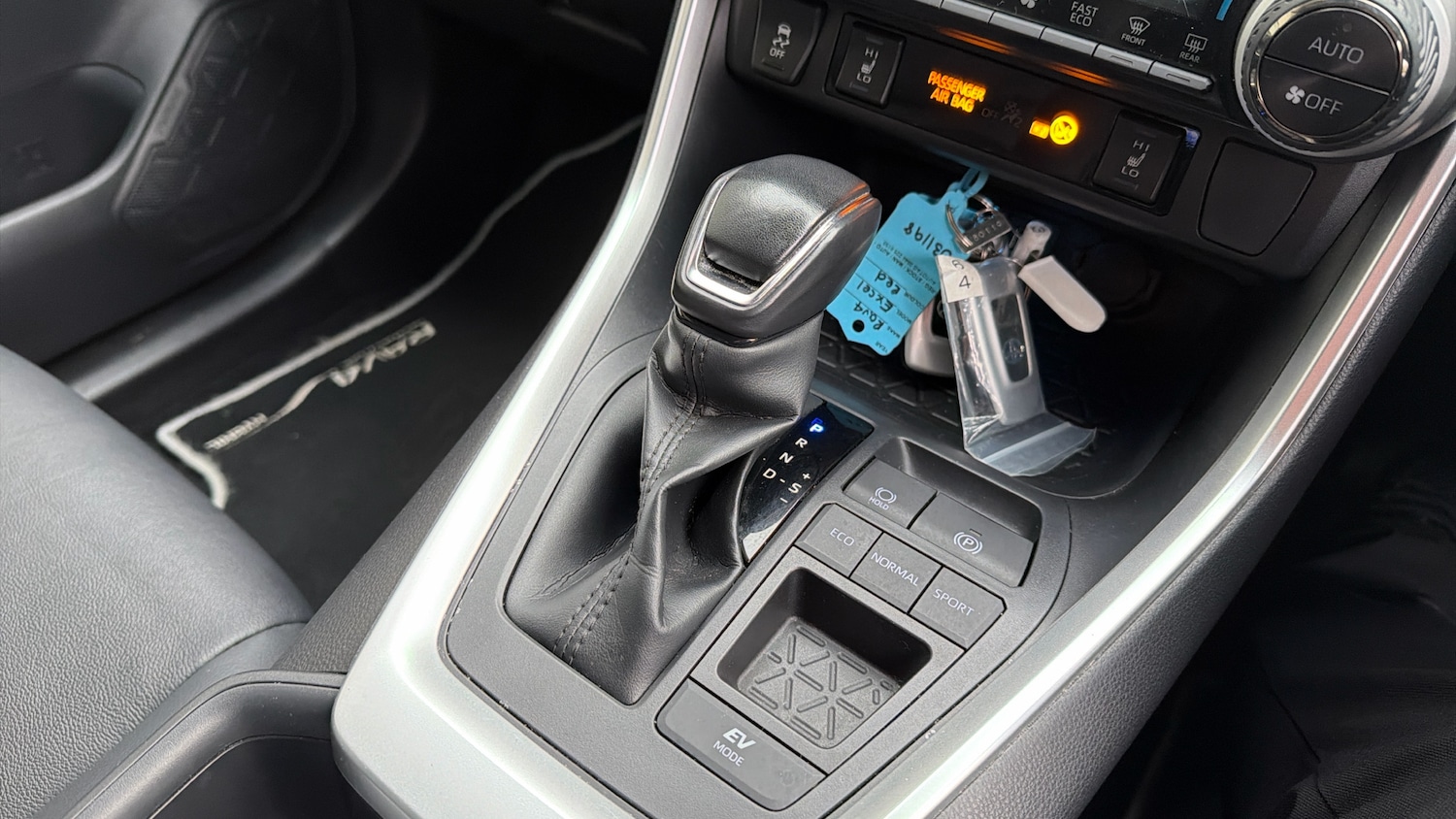 Used Toyota RAV4 2022 for sale - 76396832: Photo 30