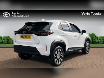 Used Toyota Yaris Cross 2024 for sale - 76144523: Photo 2