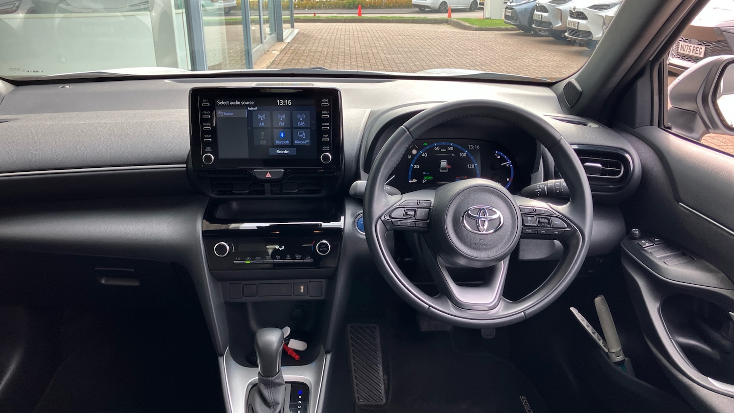 Used Toyota Yaris Cross 2024 for sale - 76144523: Photo 5