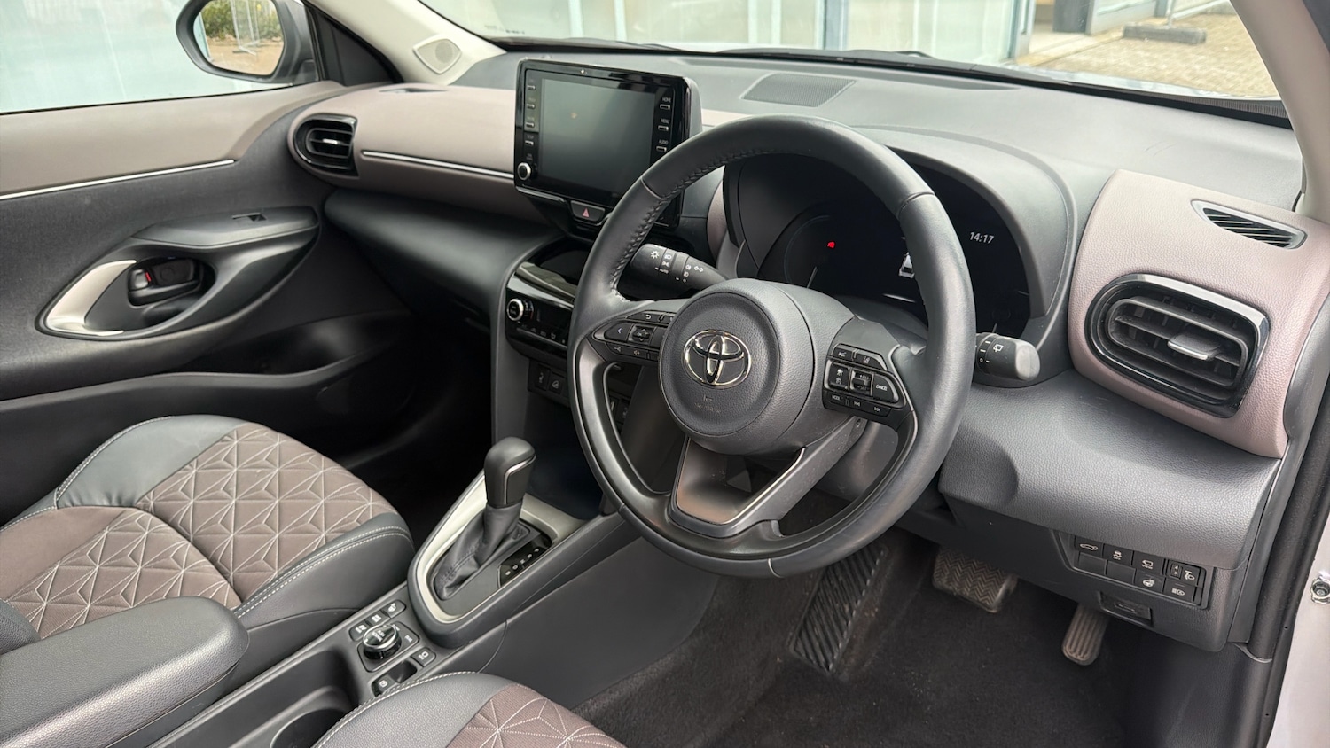 Used Toyota Yaris Cross 2023 for sale - 76639588: Photo 25