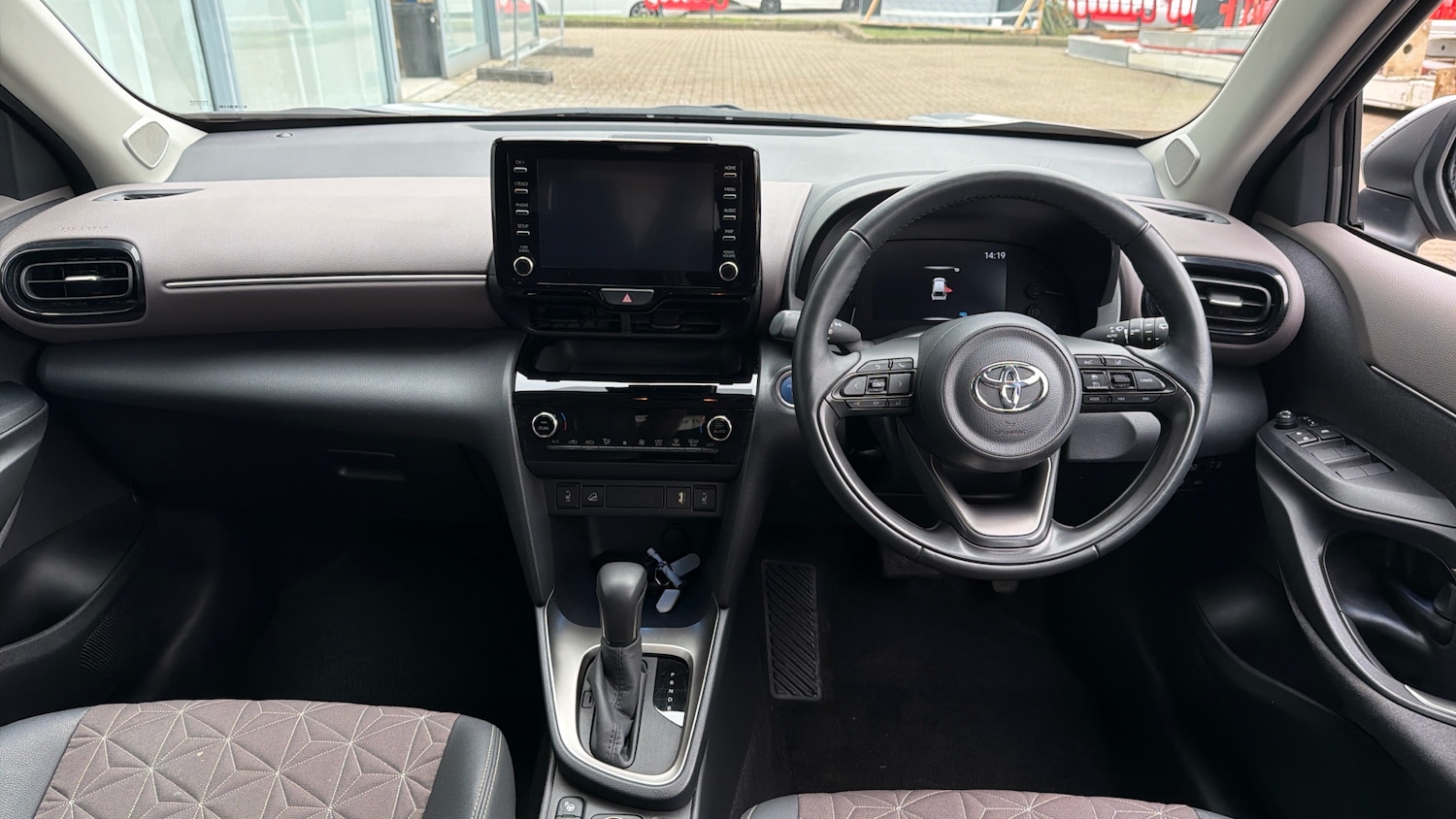 Used Toyota Yaris Cross 2023 for sale - 76639588: Photo 5