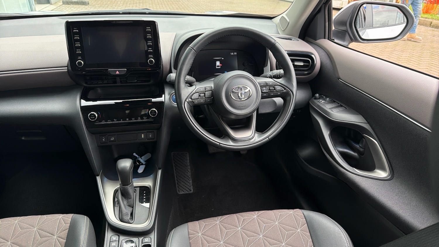 Used Toyota Yaris Cross 2023 for sale - 76639588: Photo 6