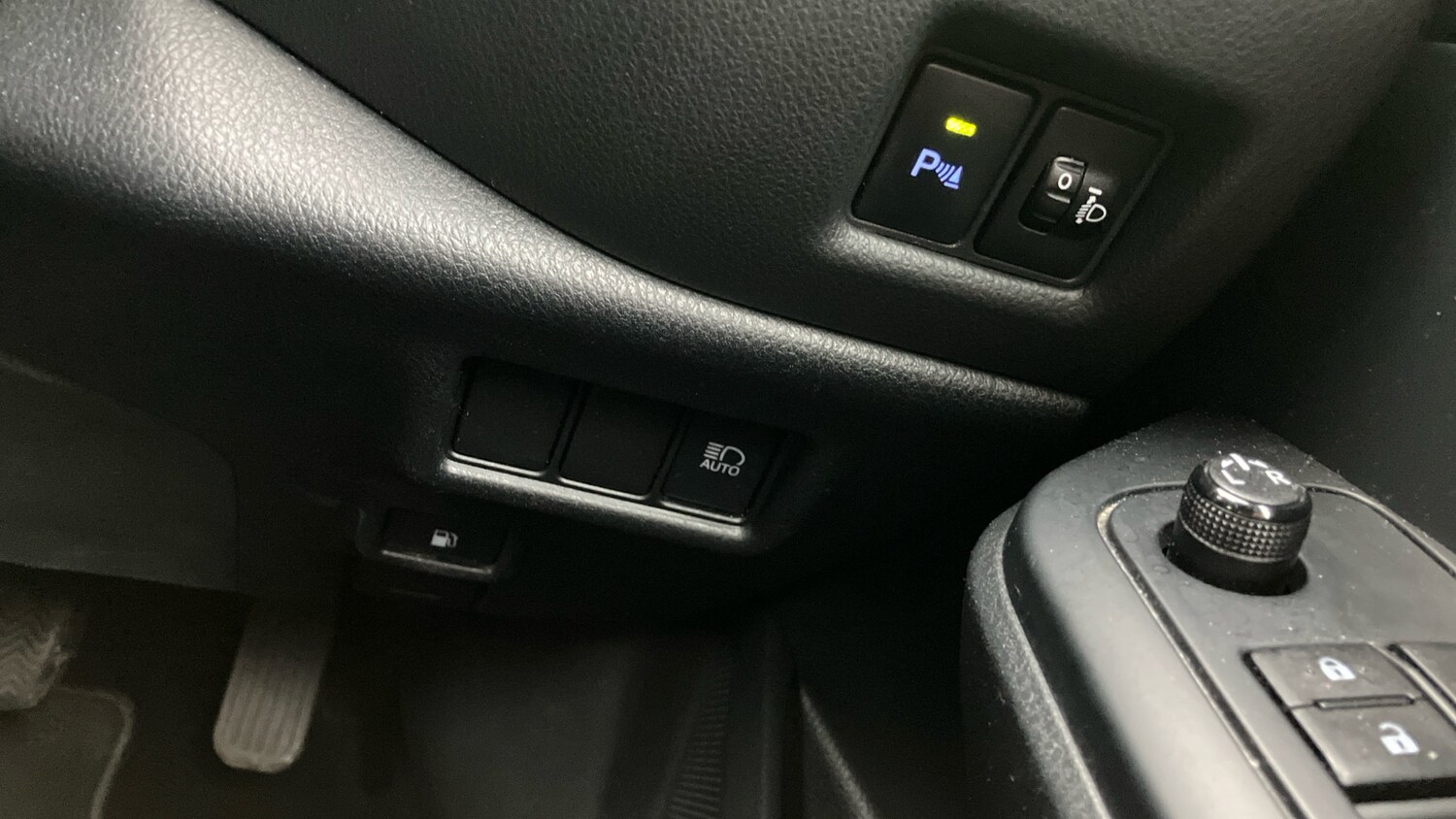 Used Toyota C-HR 2018 for sale - 77901475: Photo 47