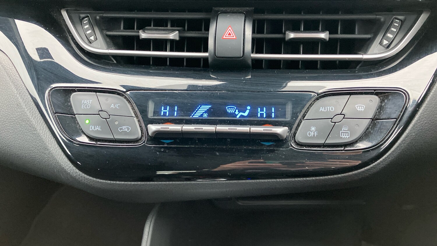 Used Toyota C-HR 2018 for sale - 77901475: Photo 50