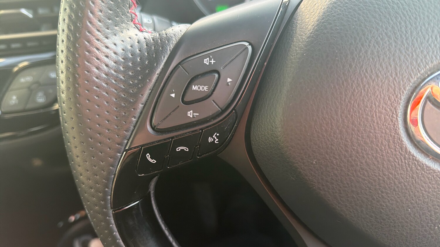 Used Toyota C-HR 2022 for sale - 76639589: Photo 27