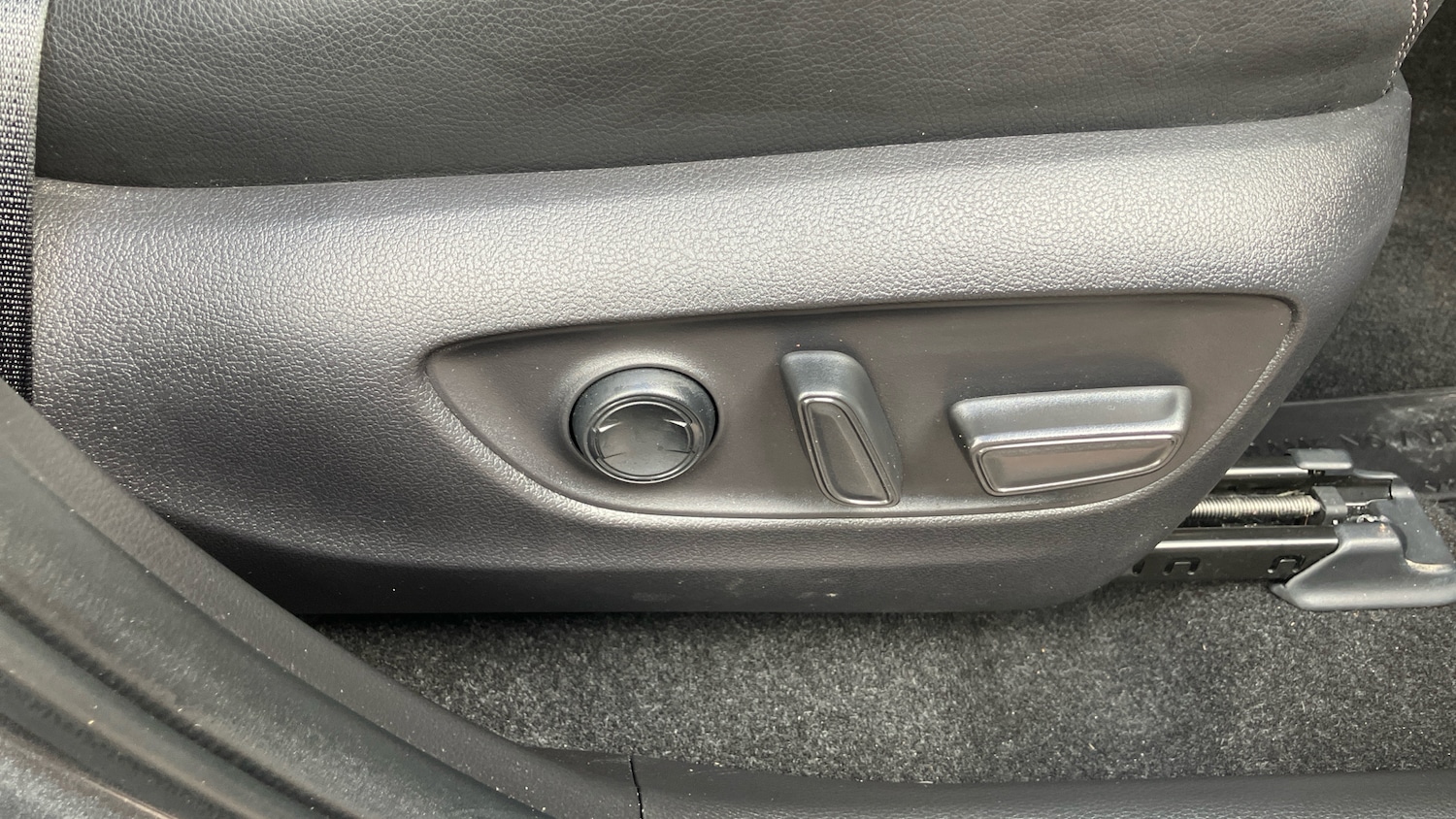 Used Toyota RAV4 2021 for sale - 76430734: Photo 28