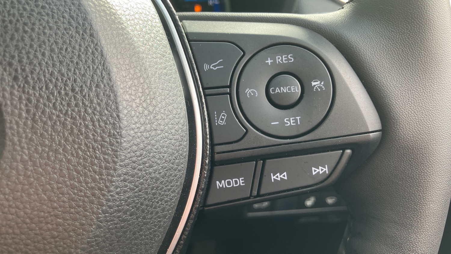 Used Toyota RAV4 2021 for sale - 76430734: Photo 30