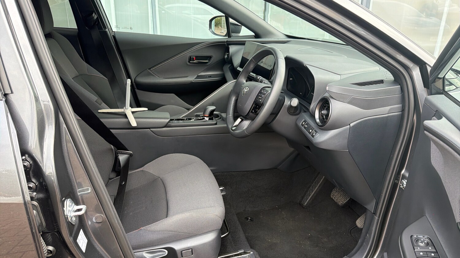 Used Toyota C-HR 2025 for sale - 76461696: Photo 11