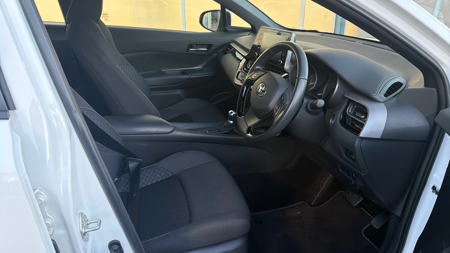Used Toyota C-HR 2023 for sale - 77160630: Photo 11