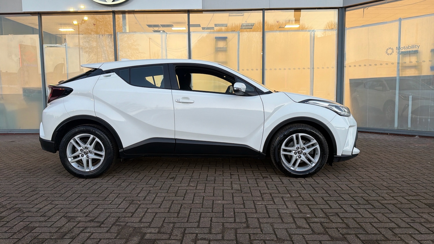 Used Toyota C-HR 2023 for sale - 77160630: Photo 16