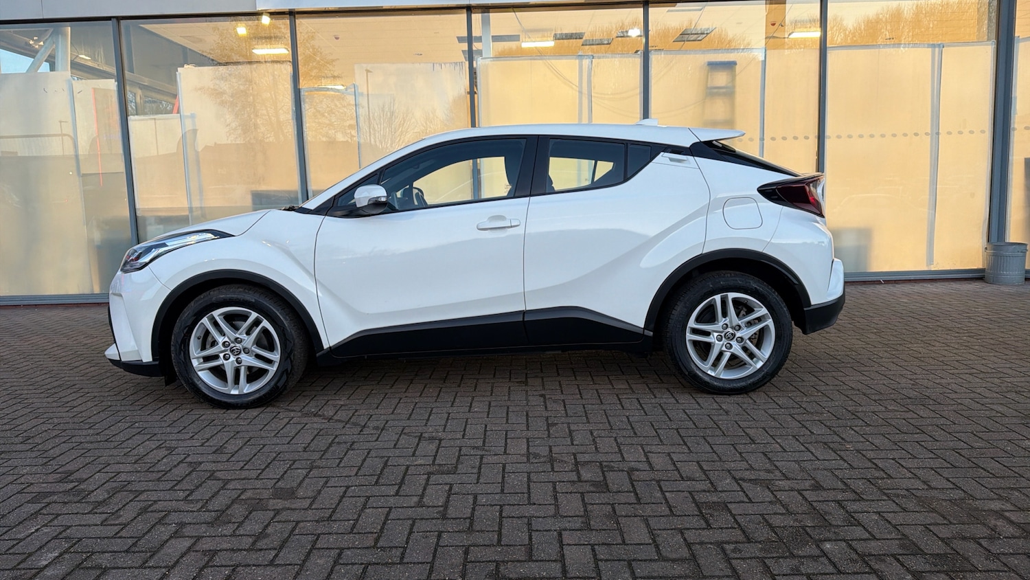 Used Toyota C-HR 2023 for sale - 77160630: Photo 17