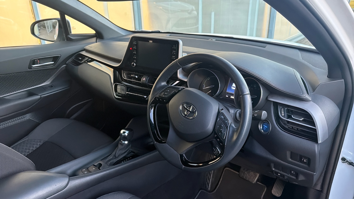 Used Toyota C-HR 2023 for sale - 77160630: Photo 25