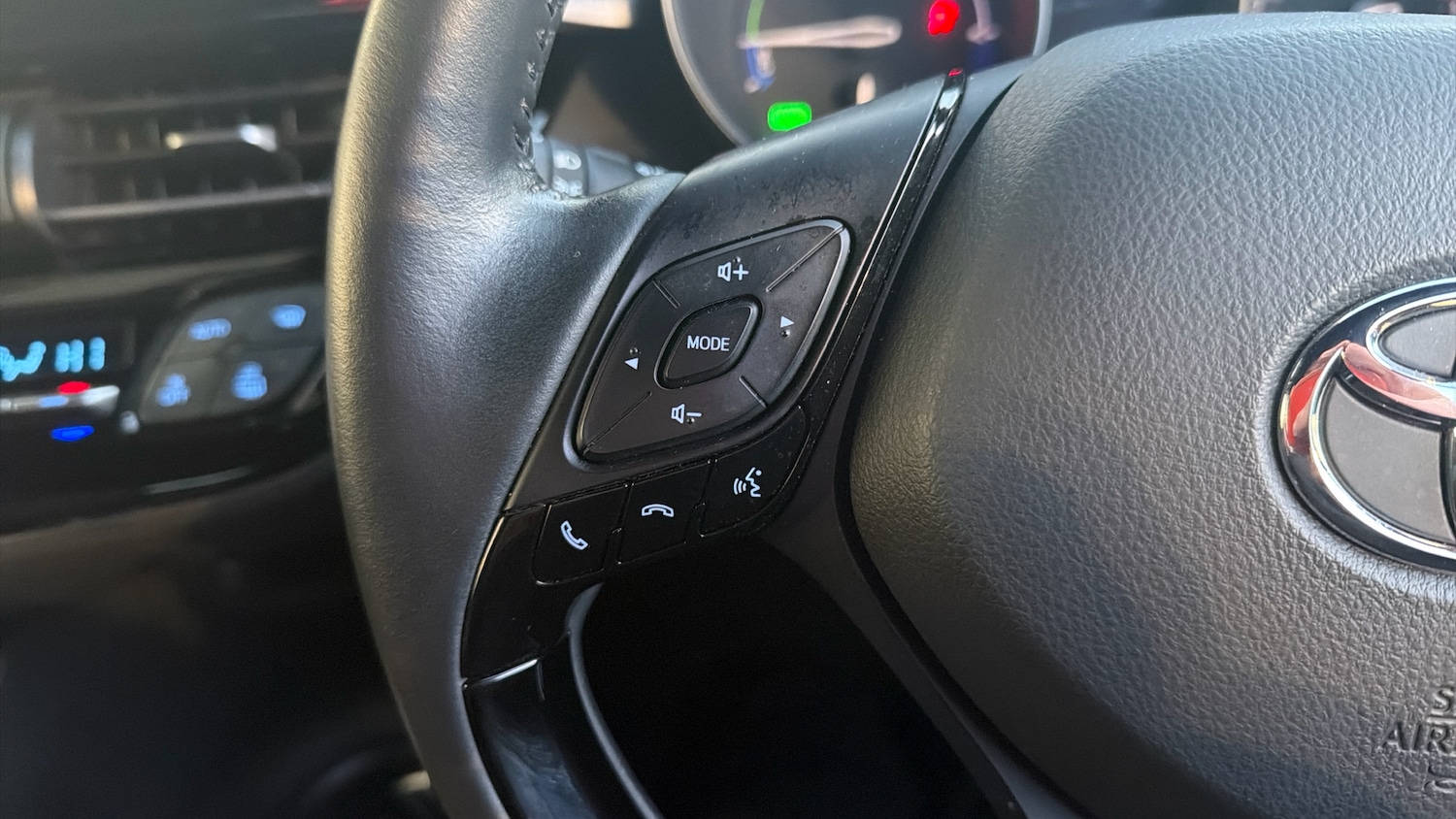 Used Toyota C-HR 2023 for sale - 77160630: Photo 27