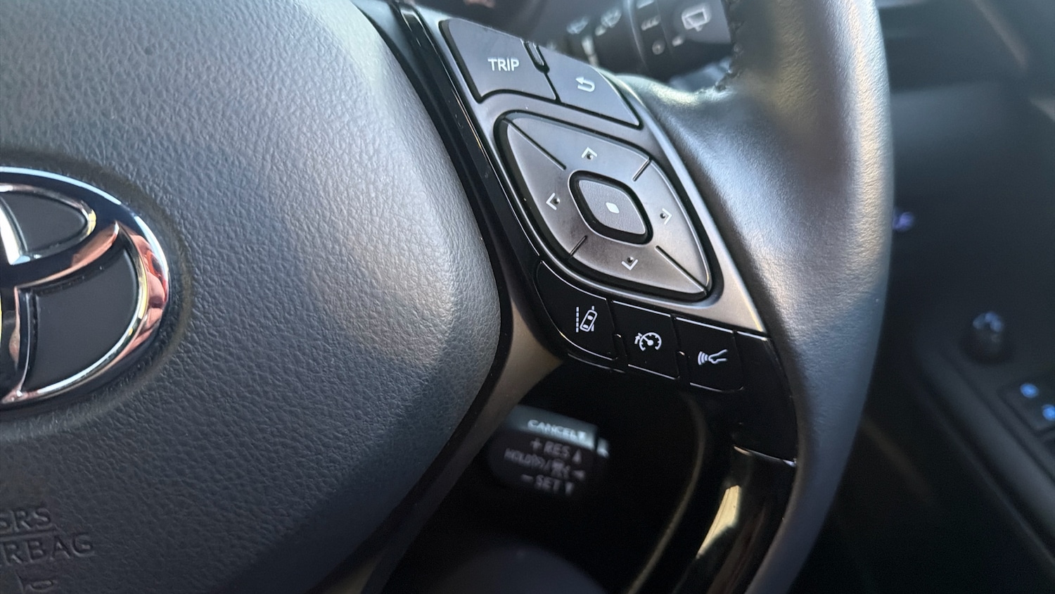 Used Toyota C-HR 2023 for sale - 77160630: Photo 28