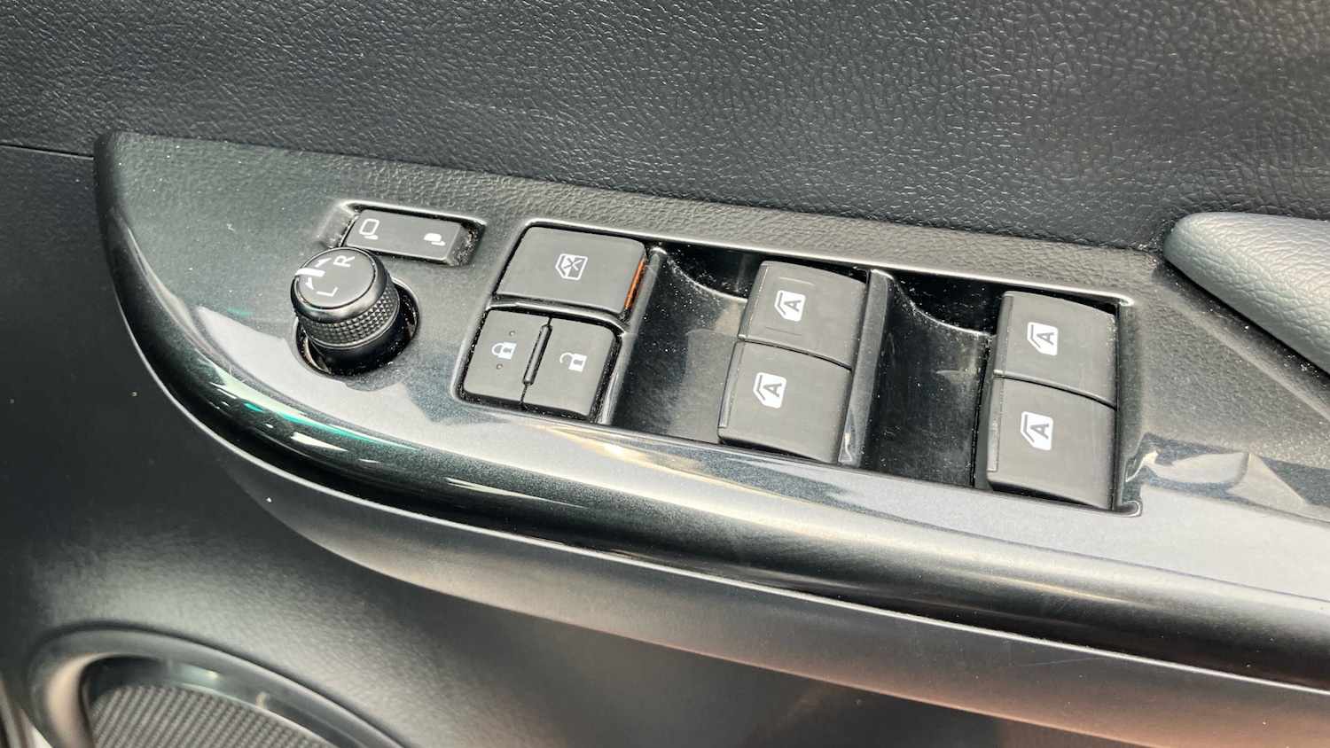 Used Toyota Hilux 2020 for sale - 76490315: Photo 38