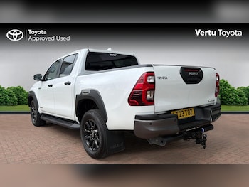 Used Toyota Hilux 2023 for sale - 78984787: Photo