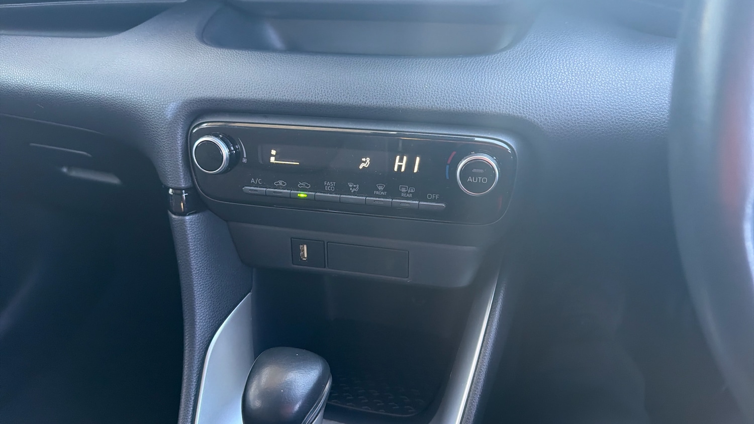 Used Toyota Yaris 2022 for sale - 76653095: Photo 28