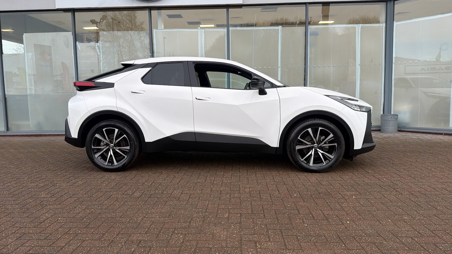 Used Toyota C-HR 2024 for sale - 77136807: Photo 16