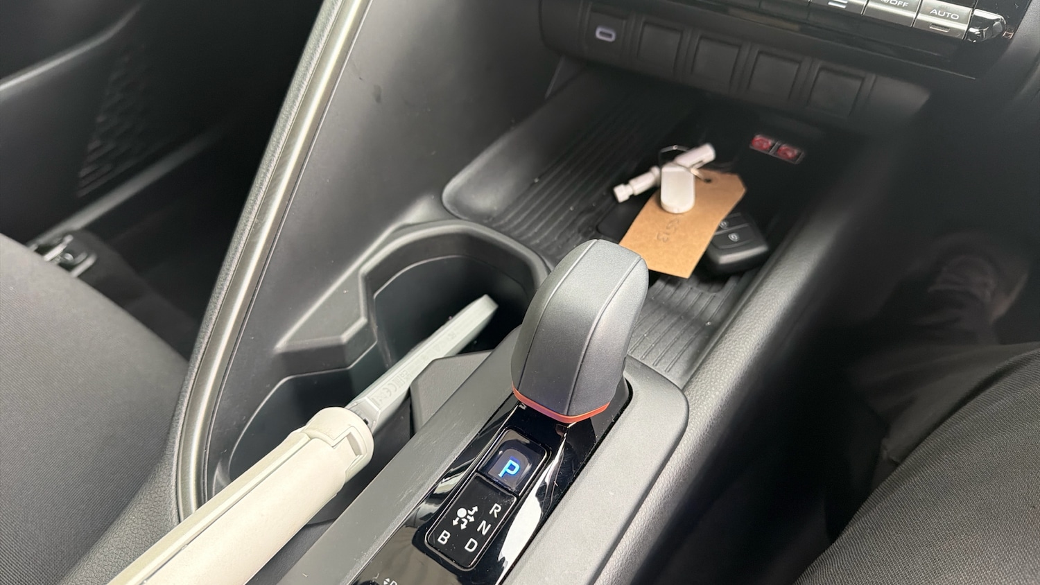 Used Toyota C-HR 2024 for sale - 77136807: Photo 30