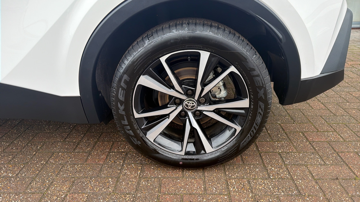 Used Toyota C-HR 2024 for sale - 77136807: Photo 34