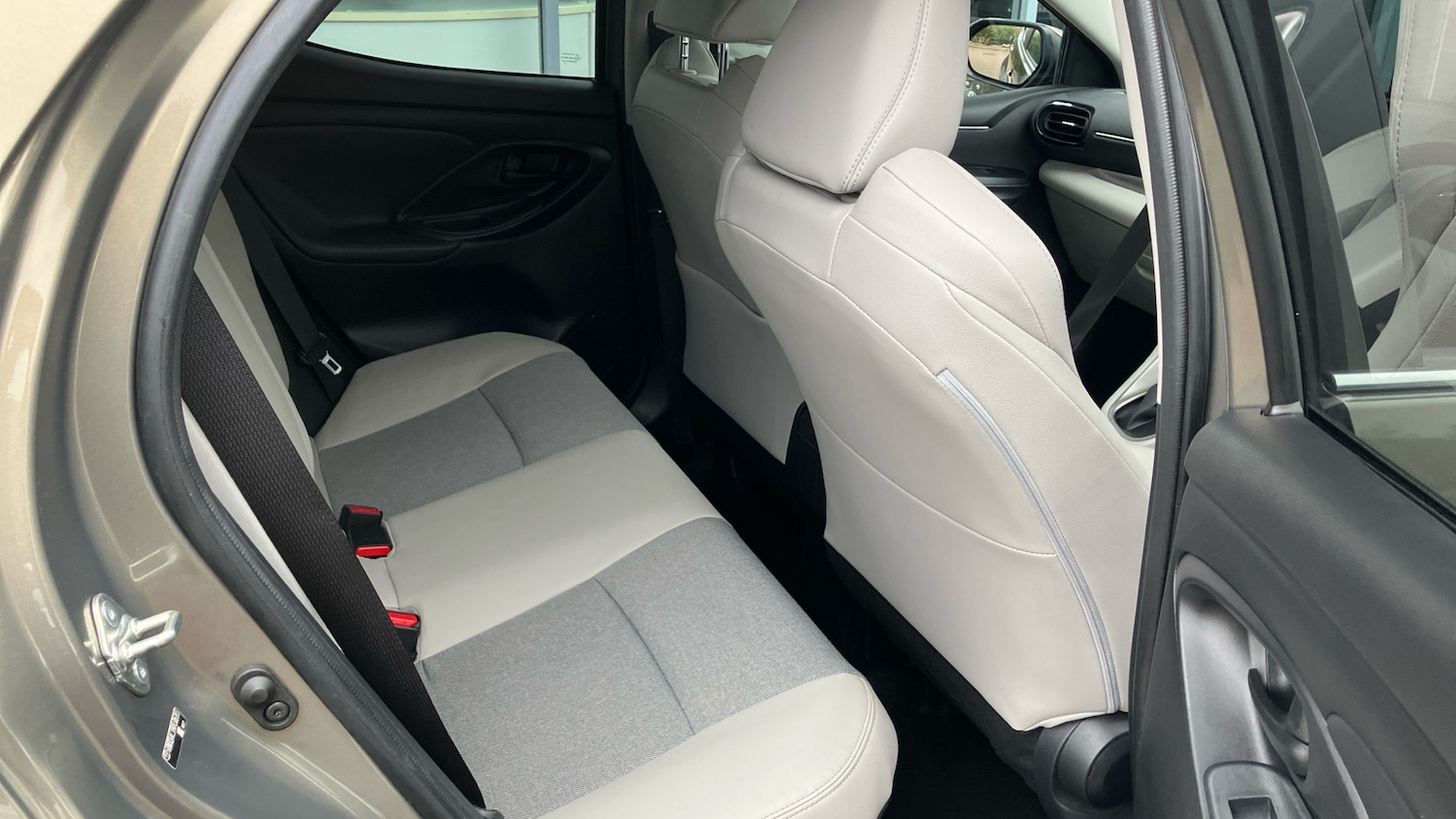 Used Toyota Yaris 2023 for sale - 76038133: Photo 12