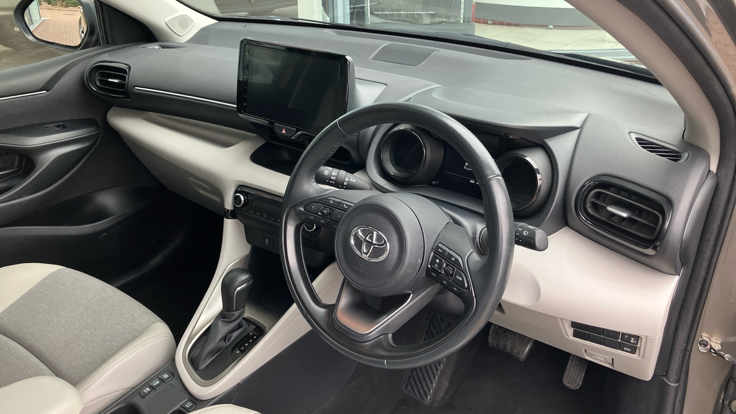 Used Toyota Yaris 2023 for sale - 76038133: Photo 25