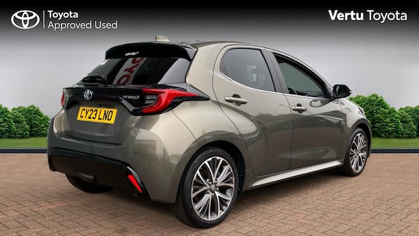 Used Toyota Yaris 2023 for sale - 76038133: Photo 2