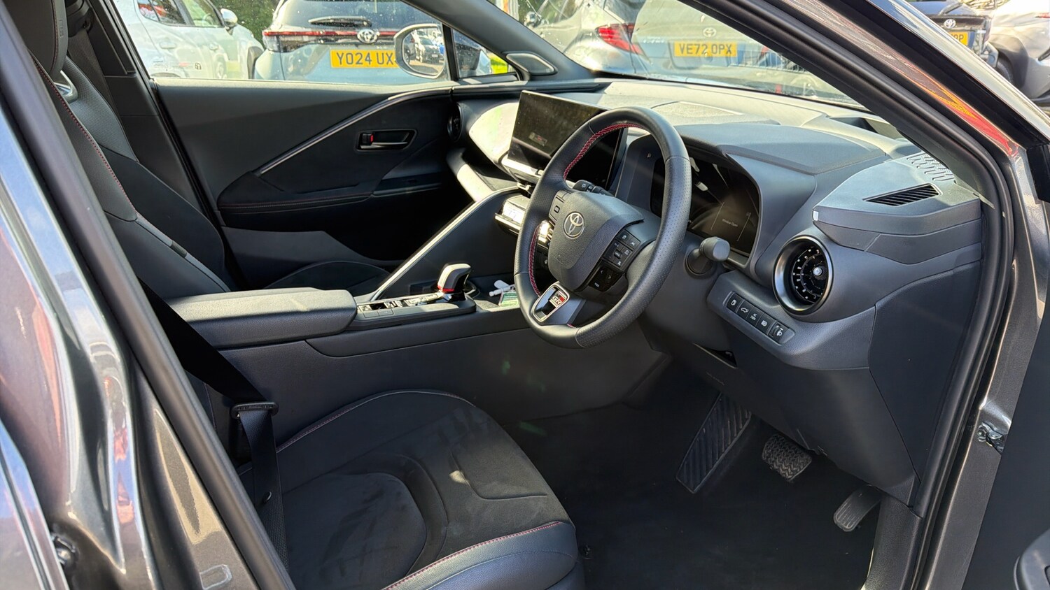 Used Toyota C-HR 2024 for sale - 78185879: Photo 11