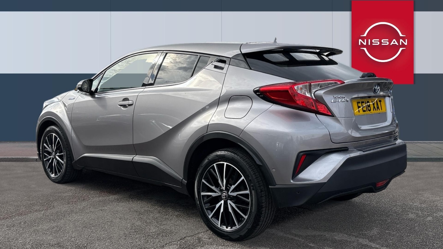 Used Toyota C-HR 2018 for sale - 76396833: Photo 2