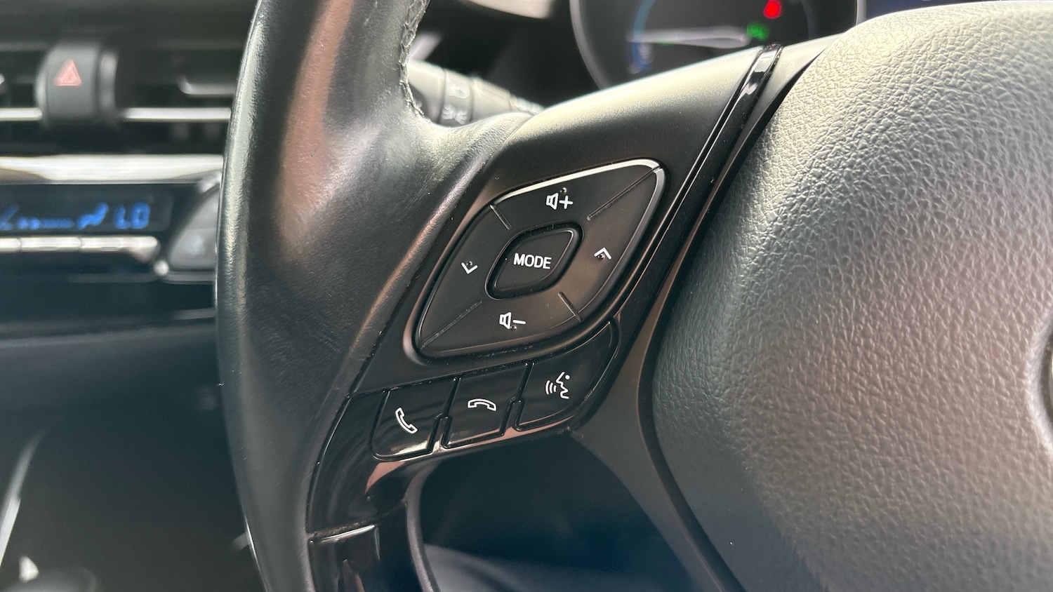 Used Toyota C-HR 2018 for sale - 76396833: Photo 25