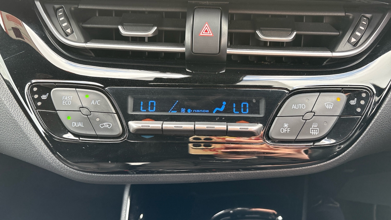 Used Toyota C-HR 2018 for sale - 76396833: Photo 40