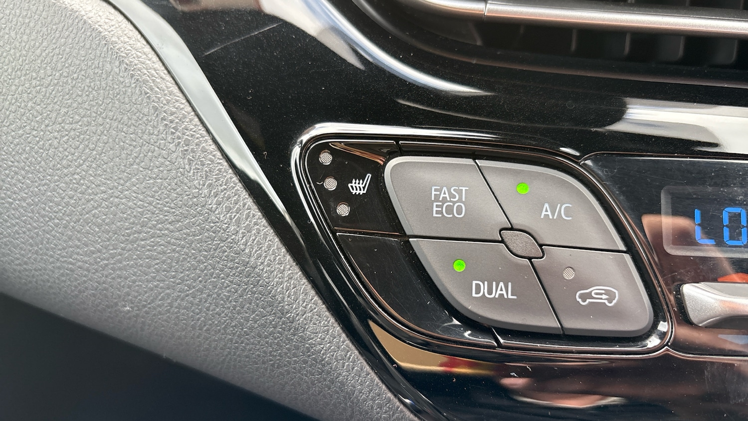 Used Toyota C-HR 2018 for sale - 76396833: Photo 41