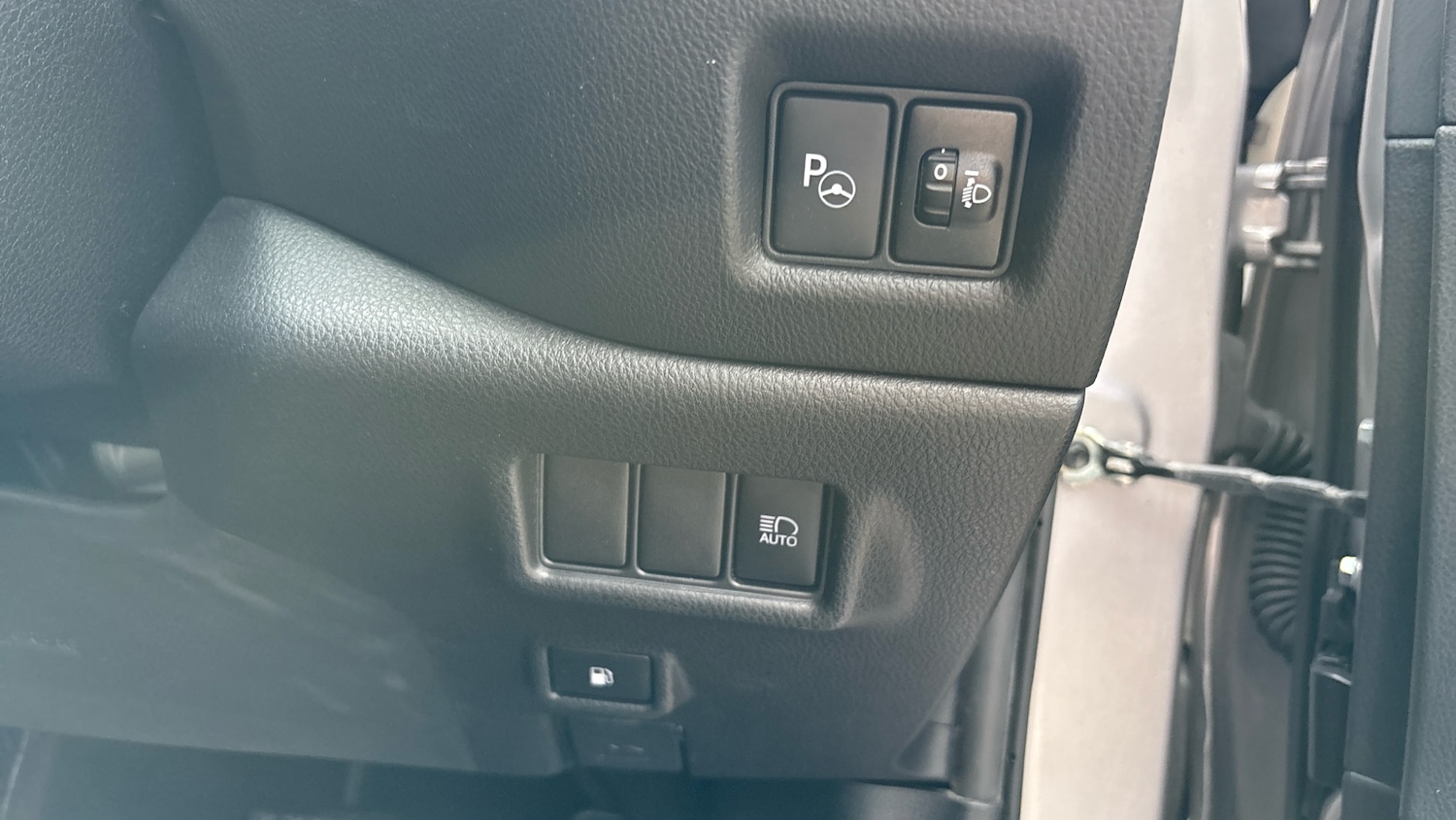 Used Toyota C-HR 2018 for sale - 76396833: Photo 45