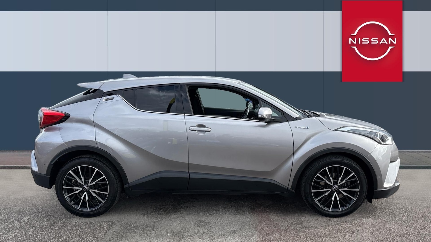 Used Toyota C-HR 2018 for sale - 76396833: Photo 5