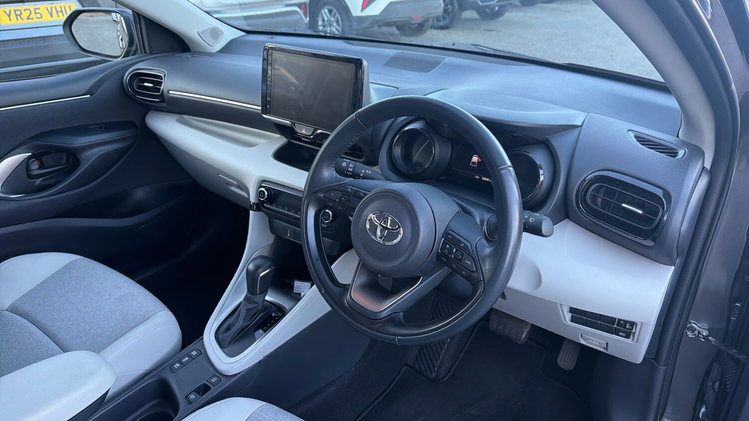 Used Toyota Yaris 2023 for sale - 77641221: Photo 25