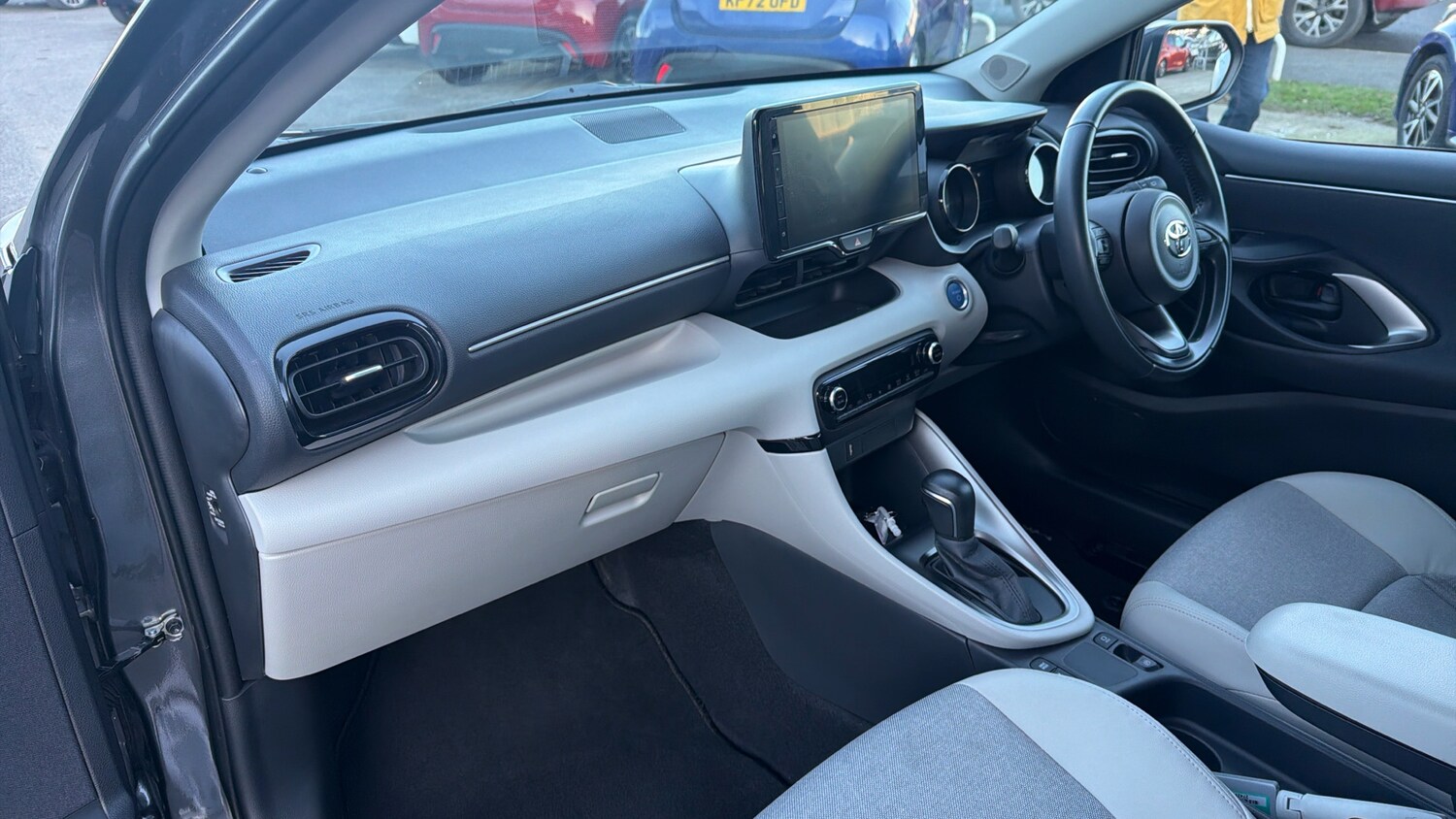 Used Toyota Yaris 2023 for sale - 77641221: Photo 35