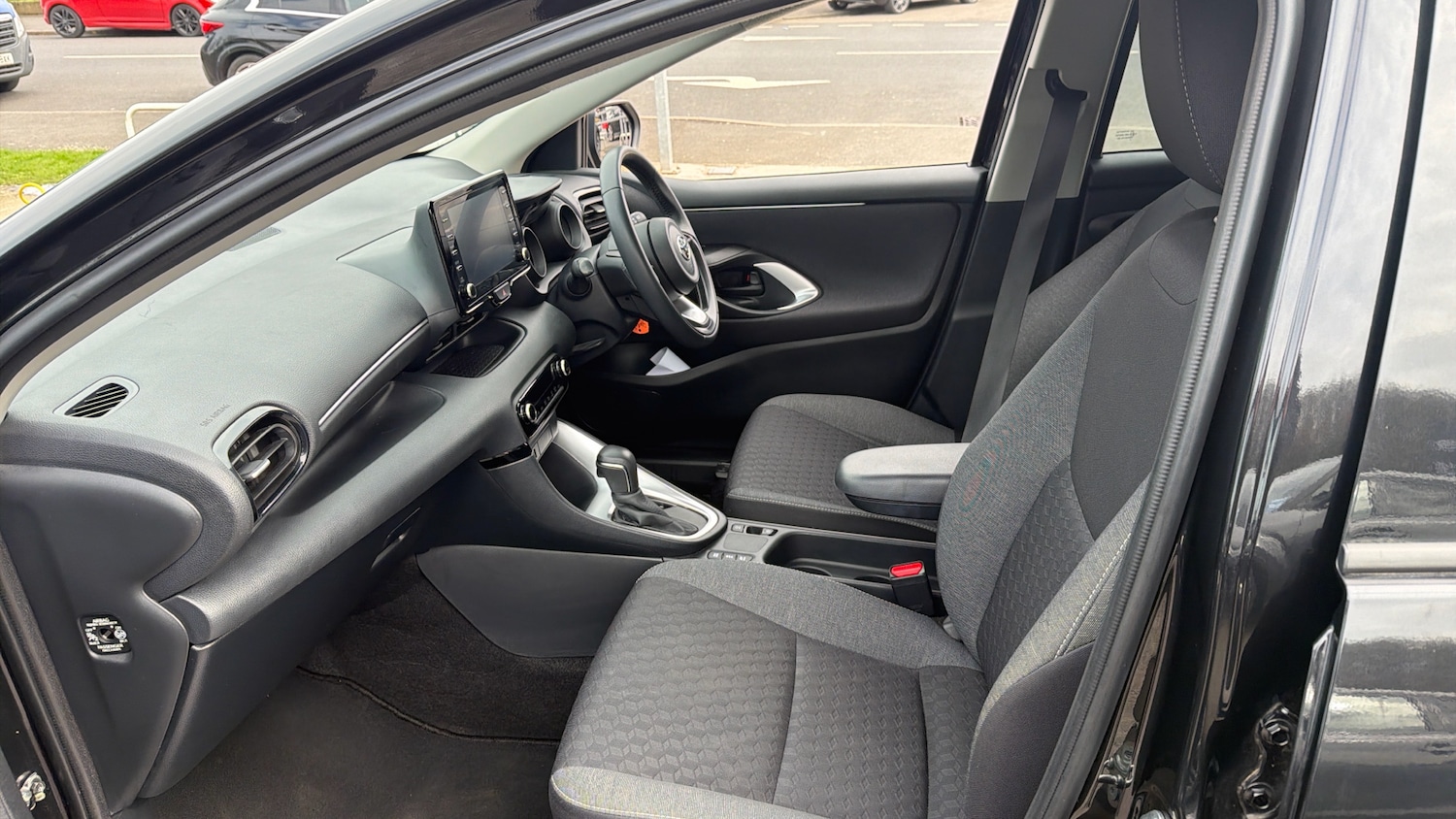 Used Toyota Yaris 2023 for sale - 77988925: Photo 10