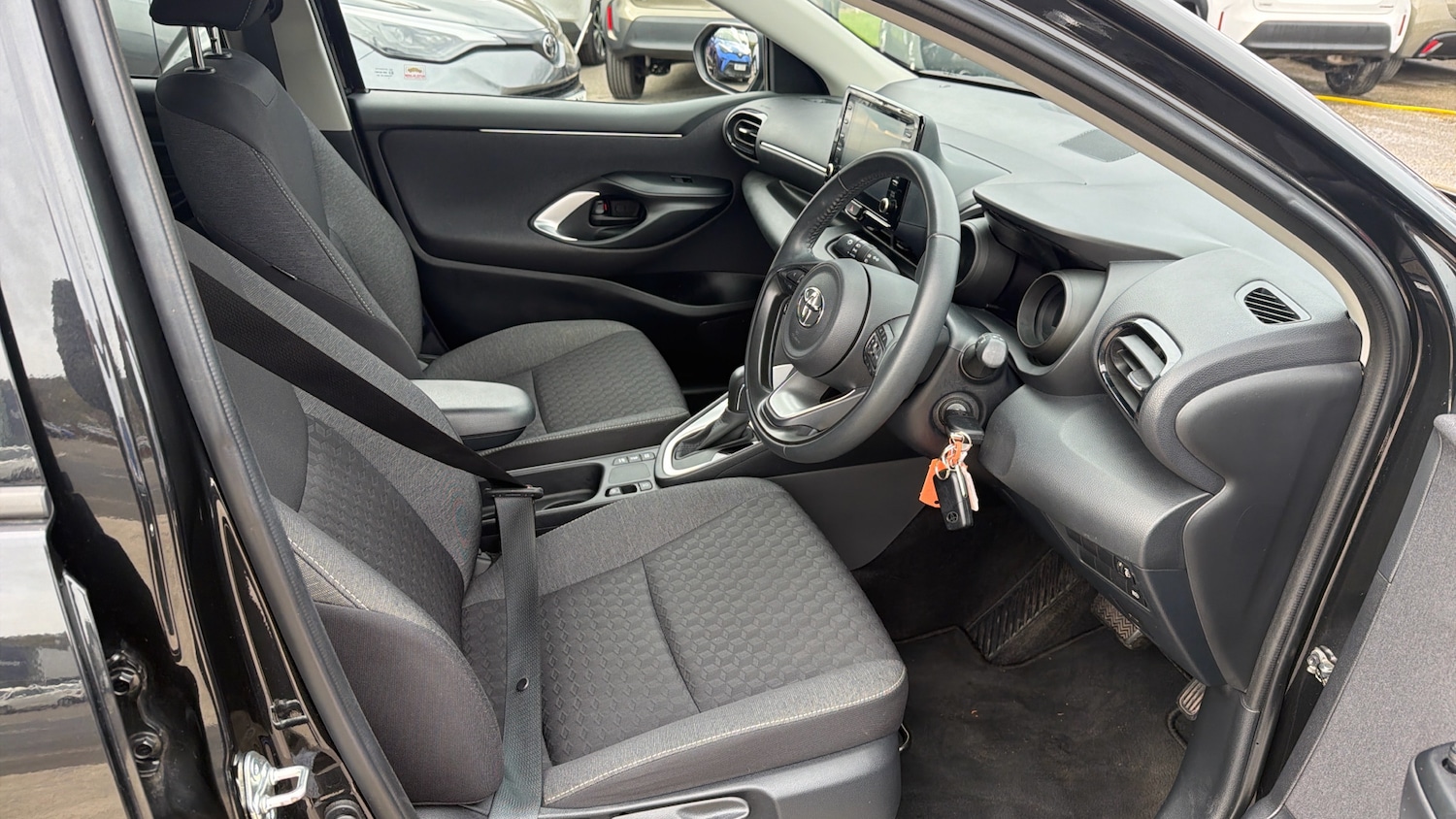 Used Toyota Yaris 2023 for sale - 77988925: Photo 11