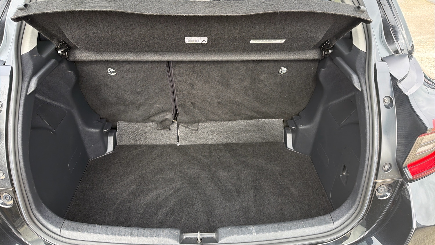 Used Toyota Yaris 2023 for sale - 77988925: Photo 14