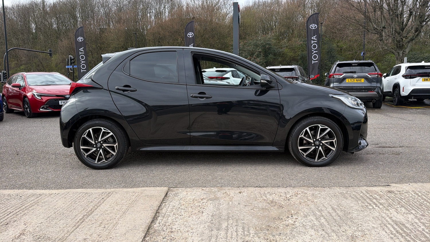 Used Toyota Yaris 2023 for sale - 77988925: Photo 16