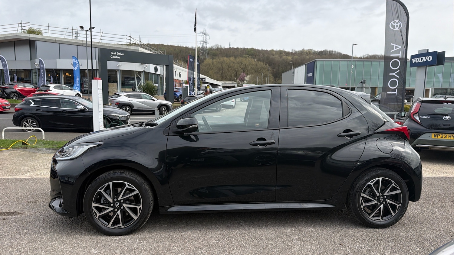 Used Toyota Yaris 2023 for sale - 77988925: Photo 17