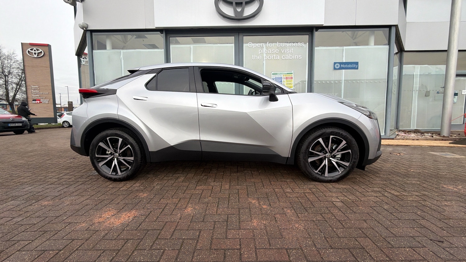 Used Toyota C-HR 2025 for sale - 77168472: Photo 16