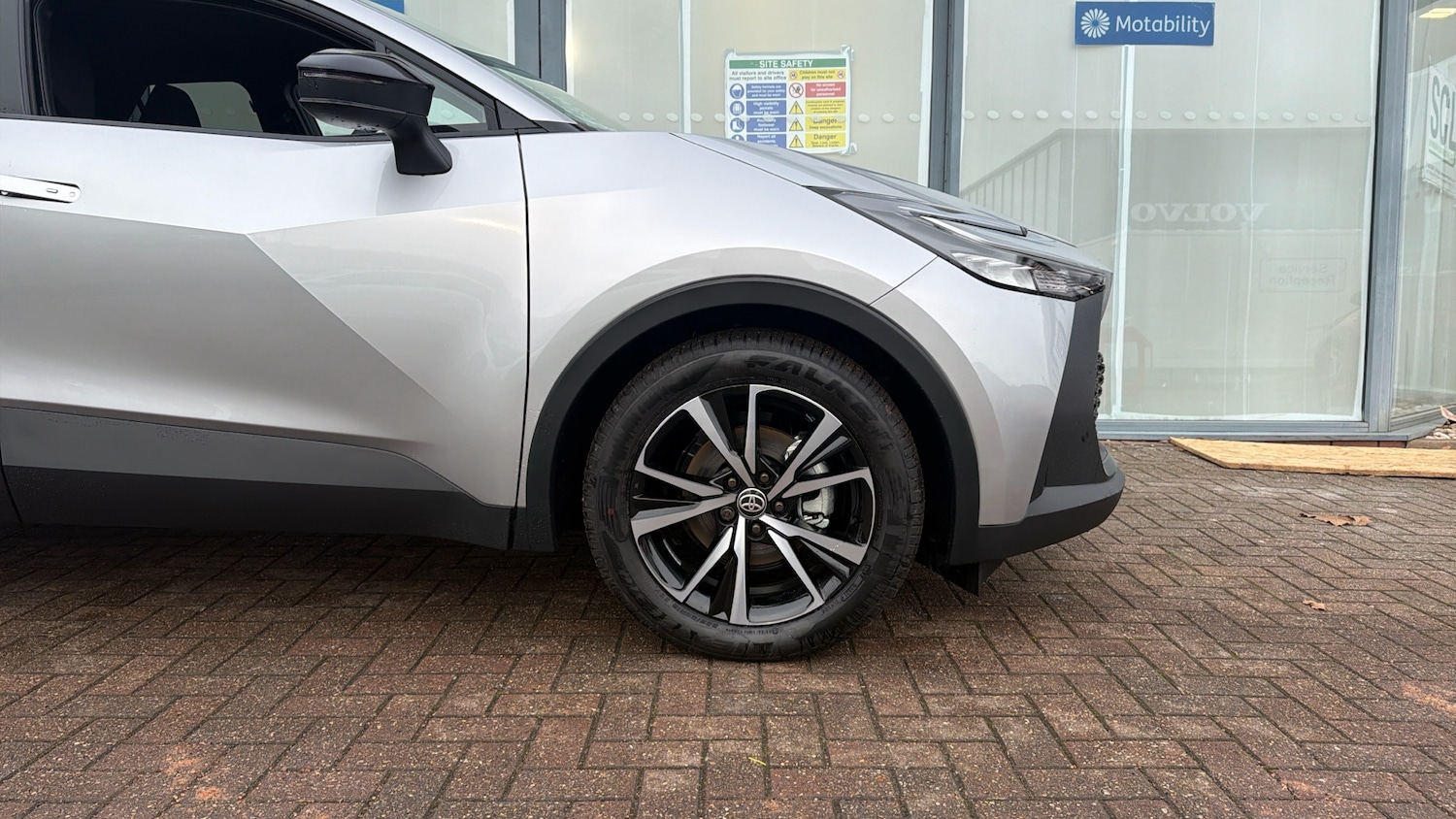 Used Toyota C-HR 2025 for sale - 77168472: Photo 18