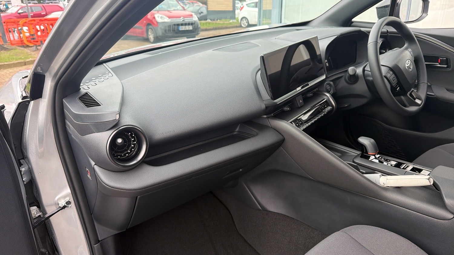 Used Toyota C-HR 2025 for sale - 77168472: Photo 35