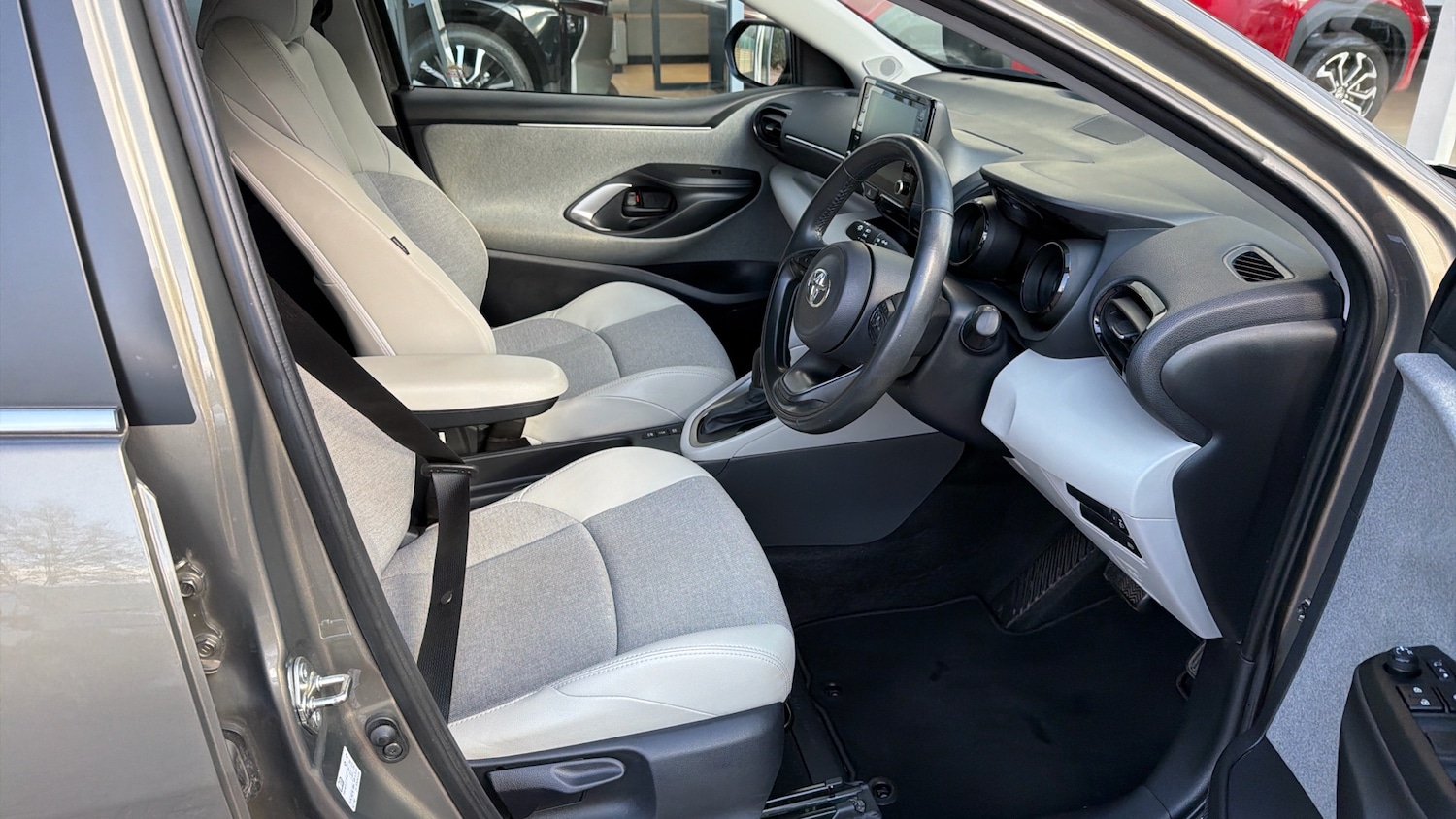 Used Toyota Yaris 2022 for sale - 77935168: Photo 11