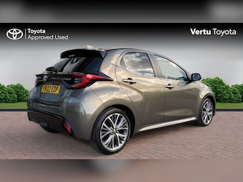 Used Toyota Yaris 2022 for sale - 77935168: Photo