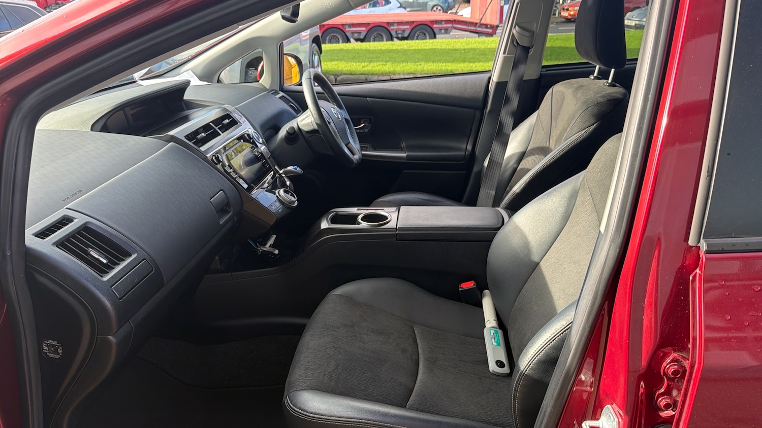 Used Toyota Prius+ 2020 for sale - 76710000: Photo 10