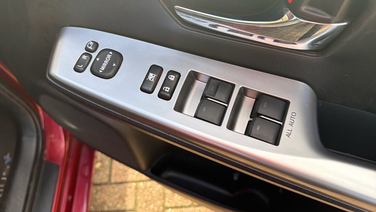 Used Toyota Prius+ 2020 for sale - 76710000: Photo 26