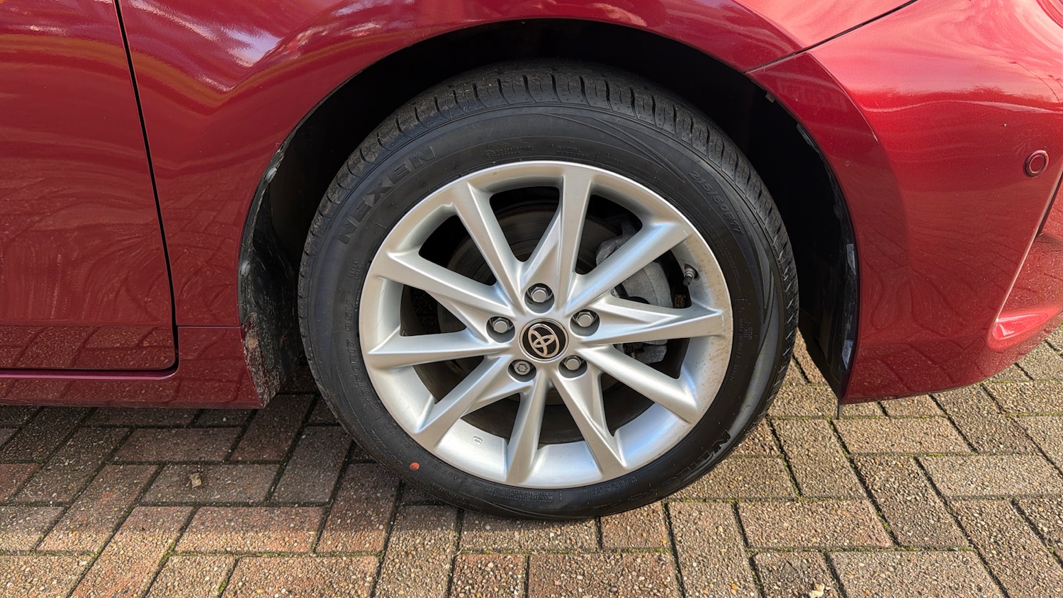 Used Toyota Prius+ 2020 for sale - 76710000: Photo 32