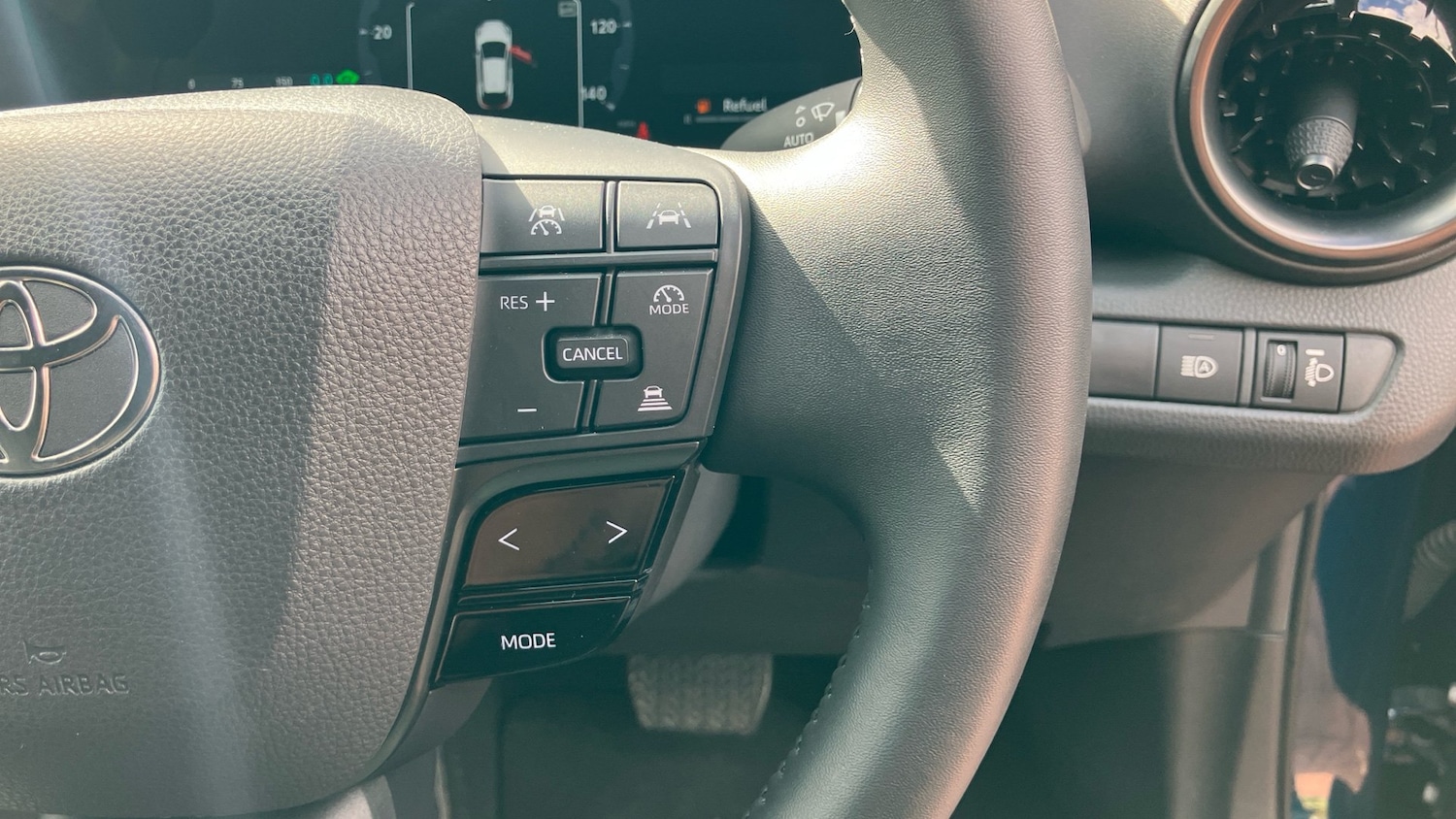 Used Toyota C-HR 2024 for sale - 76684776: Photo 40